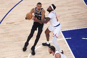考辛斯：文班只是忍无可忍反击却被说脏 终于明白别人怎么看我了